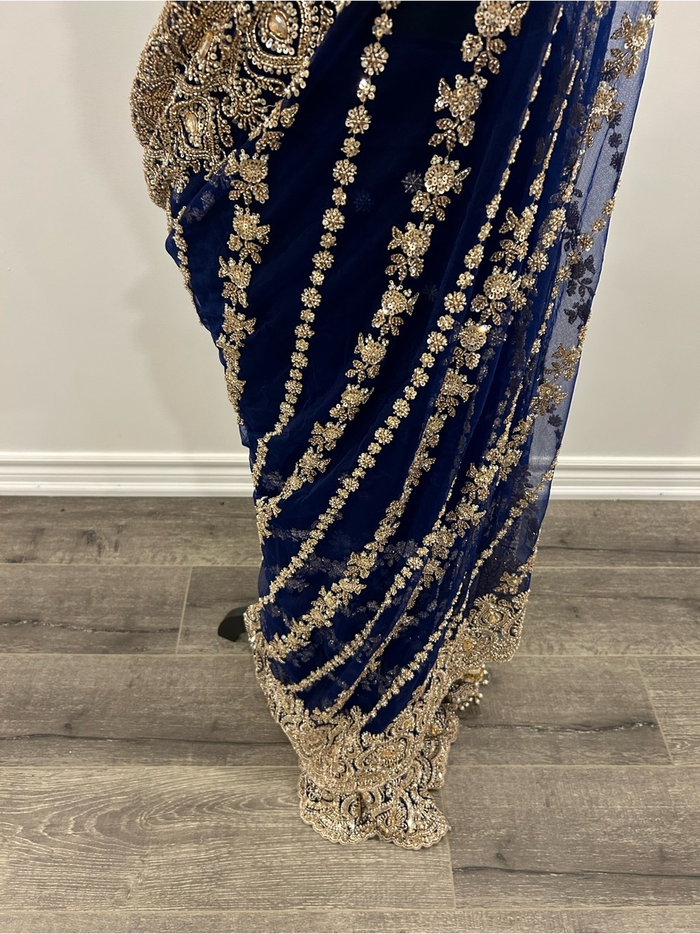Luxury Royal Blue & Gold Designer Saree - Picture 5 of 16